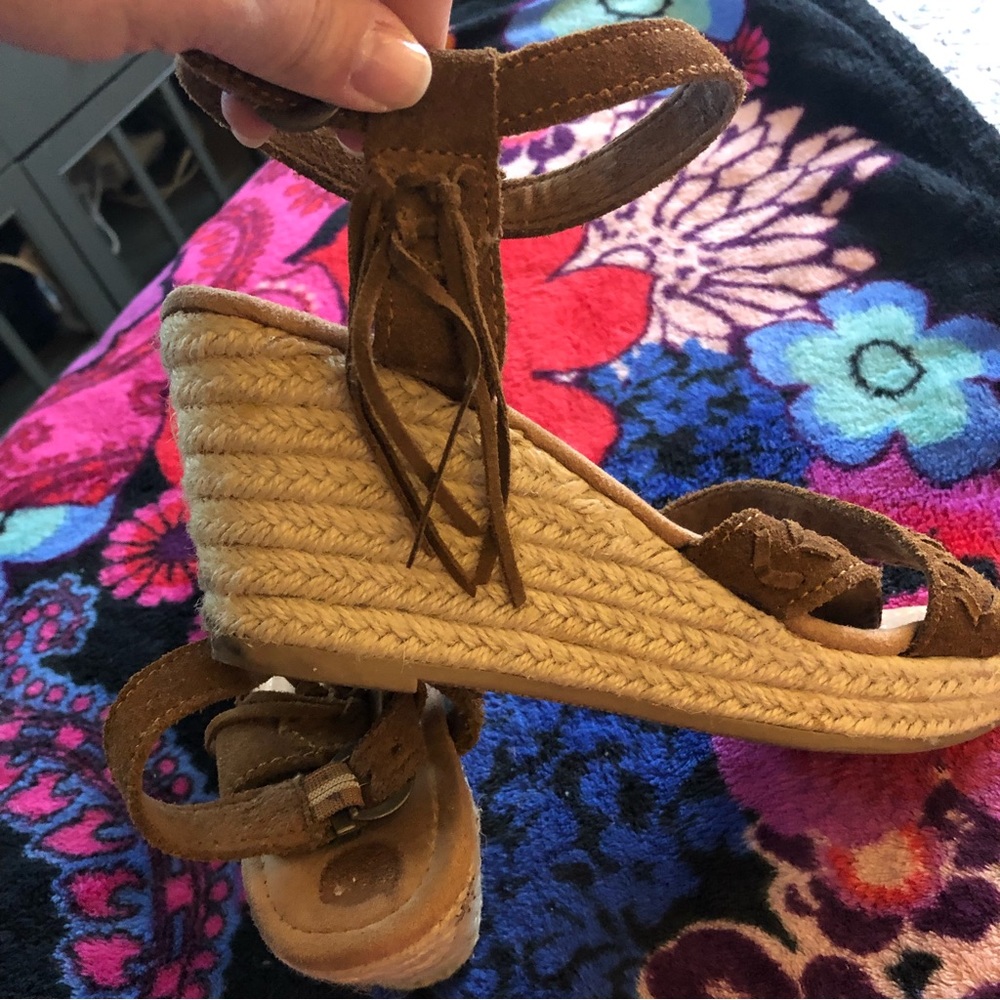 Minnetonka Wedges
